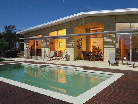 The Chocolate Lily Bed & Breakfast - Accommodation Gladstone 0
