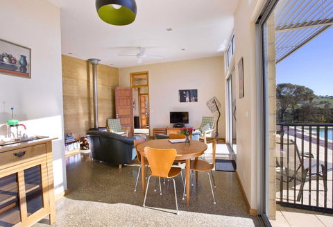 The Chocolate Lily Bed & Breakfast - Accommodation Gladstone 1