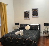 The Churchill - Accommodation Gladstone