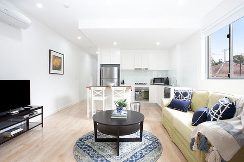 The Cove - L'Abode Accommodation - Accommodation Gladstone 1