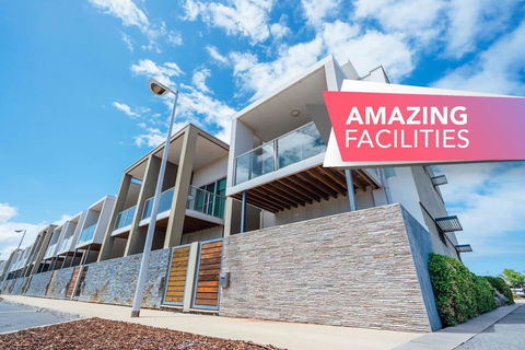 The Cove @ New Port-Pool - Spa - Sauna - Gym & More - Accommodation Gladstone 0