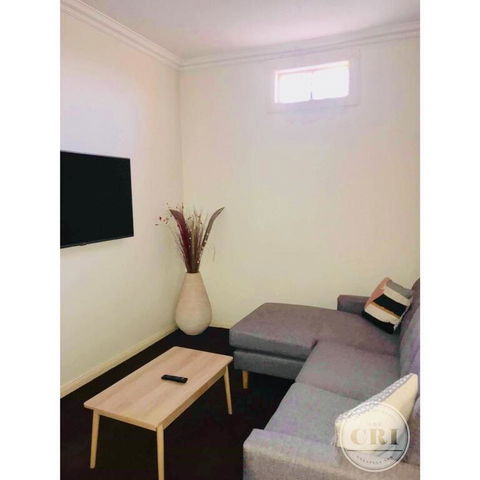 The Cri On Main - Accommodation Gladstone 3