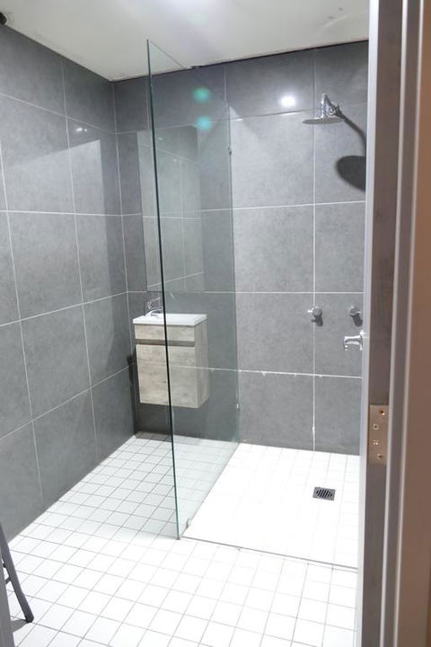 The Crown & Anchor Hotel - Accommodation Gladstone 1