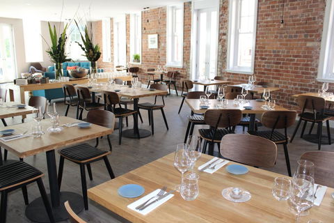 The Crown & Anchor Hotel - Accommodation Gladstone 3