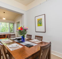 The Curtin Family Home - Accommodation Gladstone