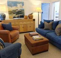The Dewhurst - Sophisticated Entire CBD Apartment - Accommodation Gladstone
