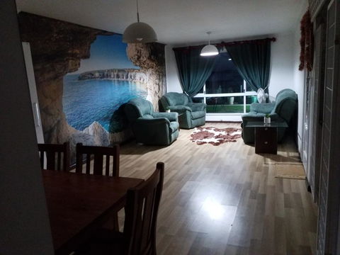 The DOLPHIN PLACE - Accommodation Gladstone 1