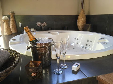 The Edge Villa - Accommodation Gladstone 3