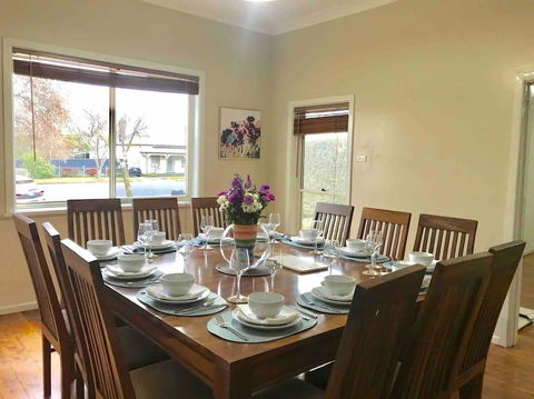 The Entertainer - Downtown Orange, Sleeps 11 - Accommodation Gladstone 0