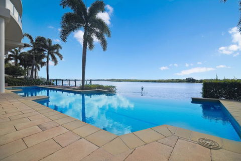 The Duporth Riverside - Accommodation Gladstone 0