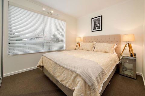 The Executive - Central & Sophisticated - Accommodation Gladstone 2