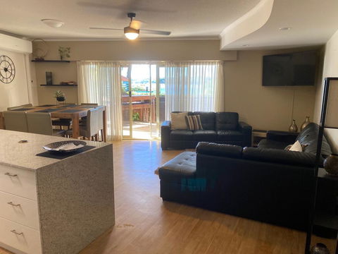 The Esplanade Holiday Apartments - Accommodation Gladstone 1