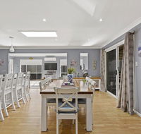 The Family entertainer in the heart of Corlette - Accommodation Gladstone