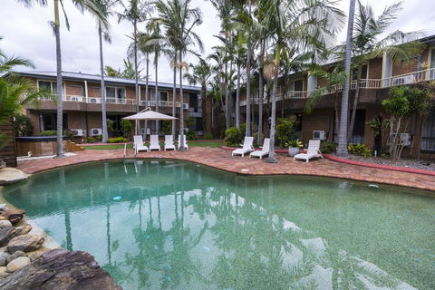 The Galaxy Motel - Accommodation Gladstone 0