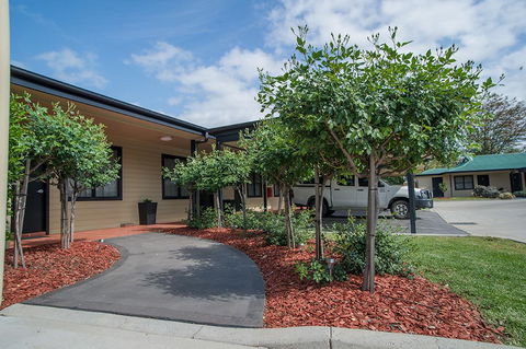 The Grapevine Motel - Accommodation Gladstone 2