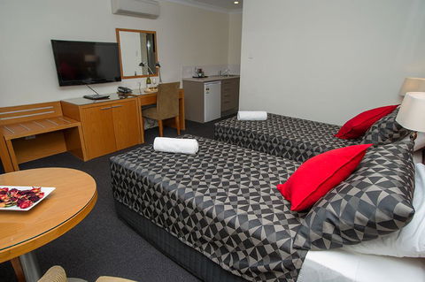 The Grapevine Motel - Accommodation Gladstone 1