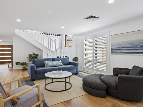 The Great White - Beach Living At Its Best - Accommodation Gladstone 1