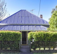 The Grey House - Accommodation Gladstone