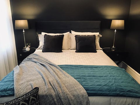 The Grove - Accommodation Gladstone 1