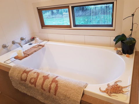 The Gurdies Room With Amazing Sunset Views - Accommodation Gladstone 2