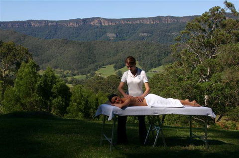 The Heavens Mountain Escape - Accommodation Gladstone 0