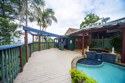 The Hillside House - Accommodation Gladstone 1