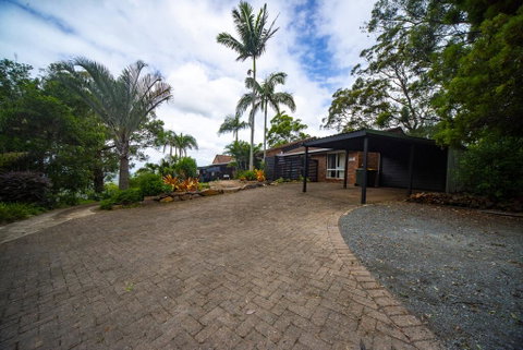 The Hillside Villa - Accommodation Gladstone 0