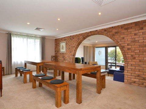 The House On The Lake @ Fishing Point, Lake Macquarie - Honestly Put The Line In And Catch Fish - Accommodation Gladstone 2