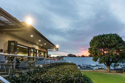 The Huskisson - Accommodation Gladstone 0