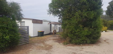 The Hut - Accommodation Gladstone 3