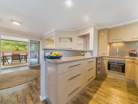 The Island Retreat Ventnor - Accommodation Gladstone 0