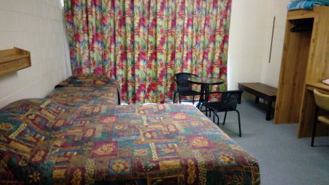 The Islands Inn Motel - Accommodation Gladstone 1