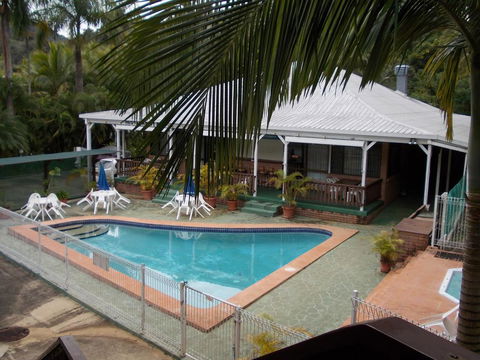 The Islands Inn Motel - Accommodation Gladstone 0