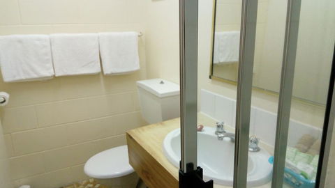 The Islands Inn Motel - Accommodation Gladstone 2