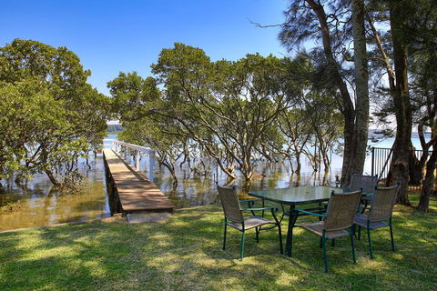 The Jetty At Culburra Beach - Pet Friendly Waterfront - Accommodation Gladstone 3