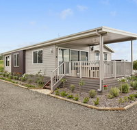 The Lake House  201 - Accommodation Gladstone