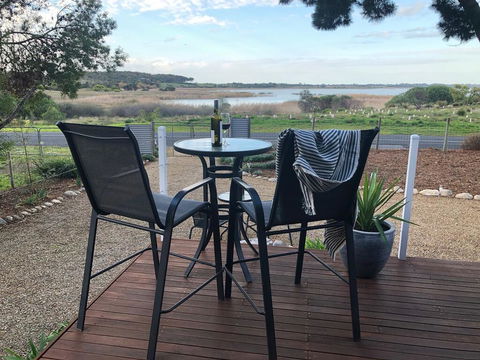 The Lakehouse - Accommodation Gladstone 3