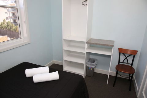 The Lakes Hotel - Accommodation Gladstone 1