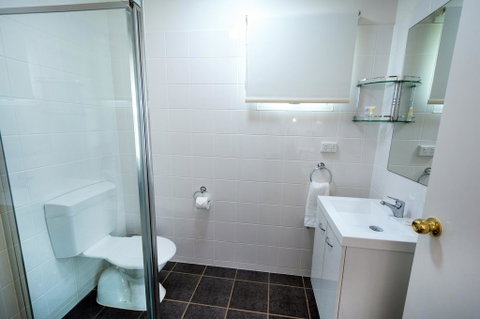 The Leprechaun Resort - Accommodation Gladstone 2
