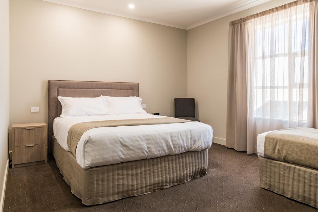 Castra TAS Accommodation Gladstone
