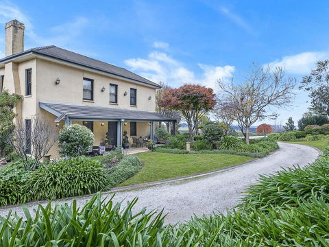 The Lodge @ Linden Hall - Accommodation Gladstone 1