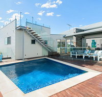 The Lookout - Ultra Modern and Luxurious - Accommodation Gladstone