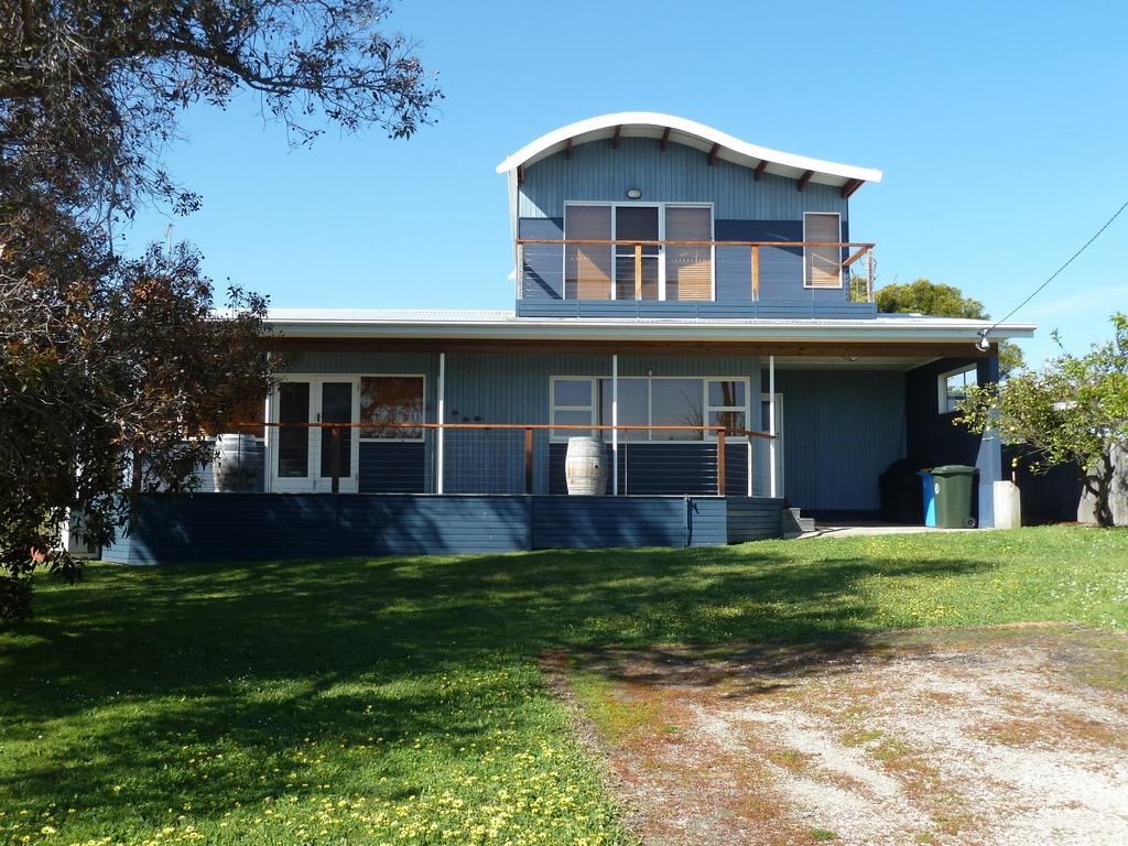 Gravelly Beach TAS Accommodation Gladstone