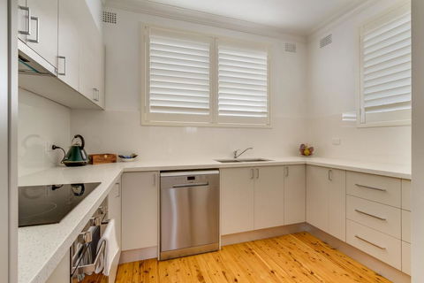 The Manager's Residence - Accommodation Gladstone 1