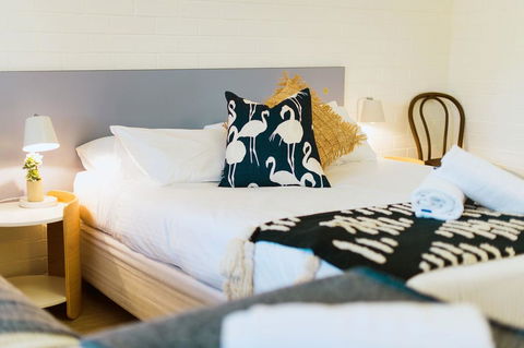 The Med Crescent Head - Accommodation Gladstone 2