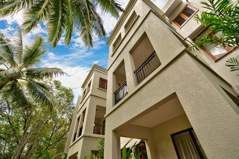 The Mediterranean Port Douglas - Accommodation Gladstone 1
