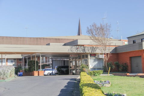The Midcity Motor Lodge - Accommodation Gladstone 0