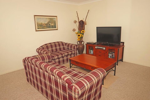 The Mooring's Waterfront - Accommodation Gladstone 1