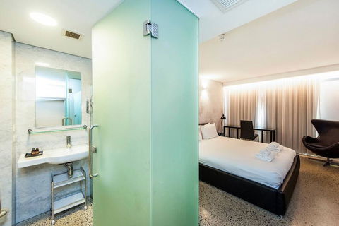 The Nest - Elegant Private Room Near The City + Roof Terrace - Accommodation Gladstone 3