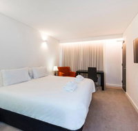 The Nest - Spacious Studio on Newcastle St with Roof Terrace - Accommodation Gladstone